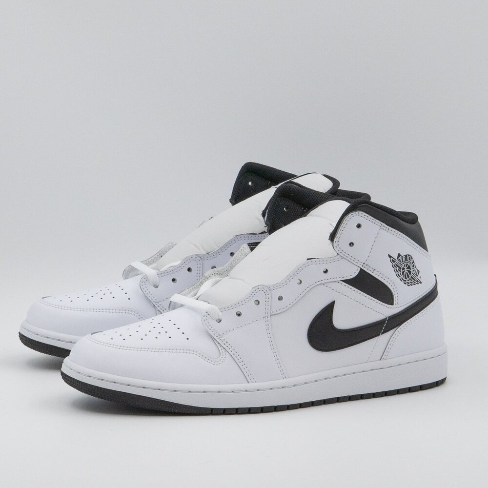 AJ1 Mid “Reverse Panda” — MENS Sz 13M (DS, DQ8426-132)